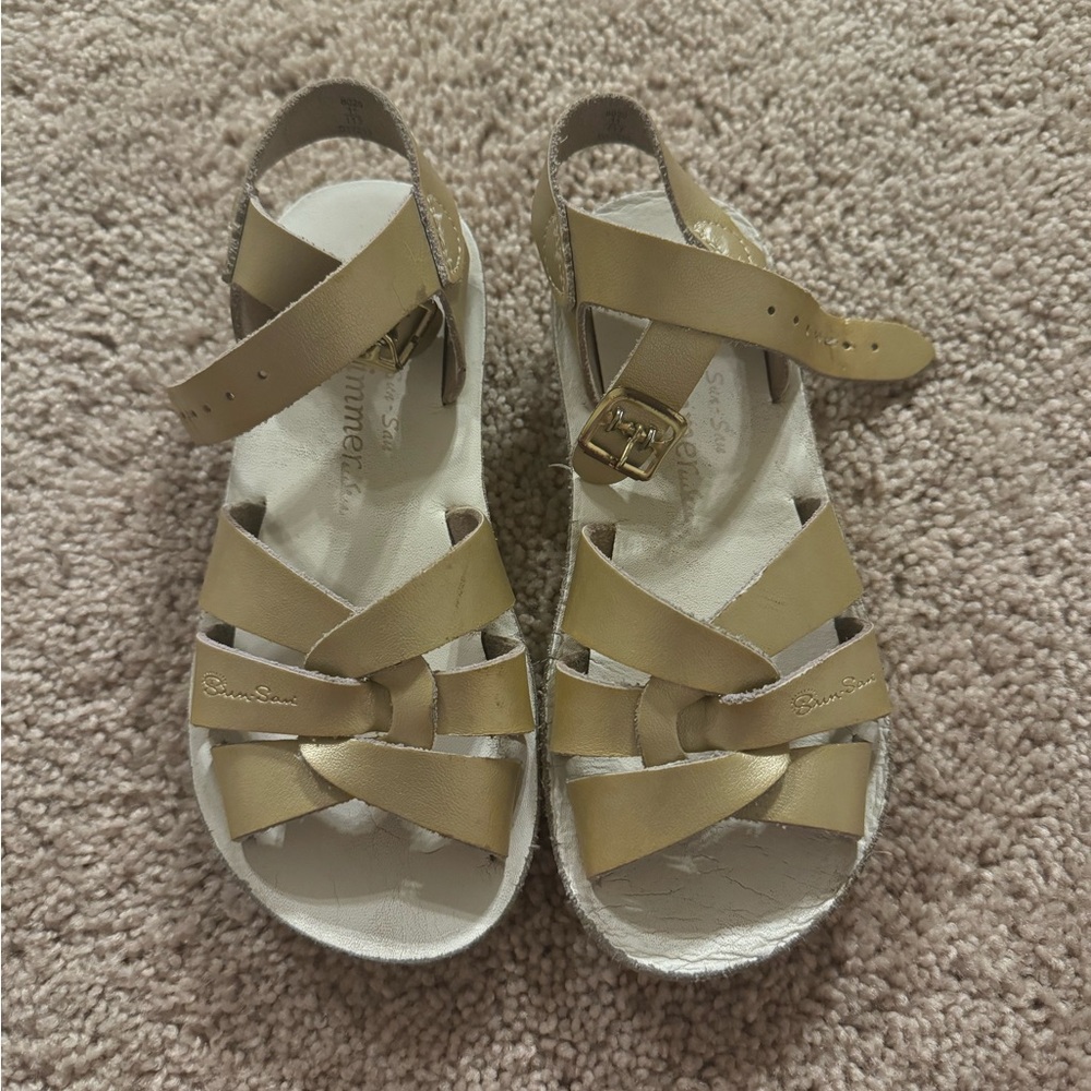 Size 11 little girl gold saltwater sandals